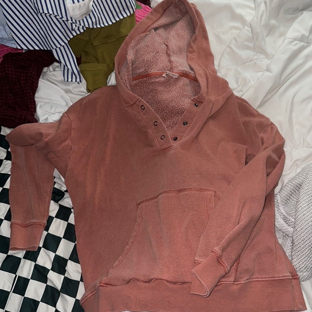 Red comfortable American Eagle sweater size L